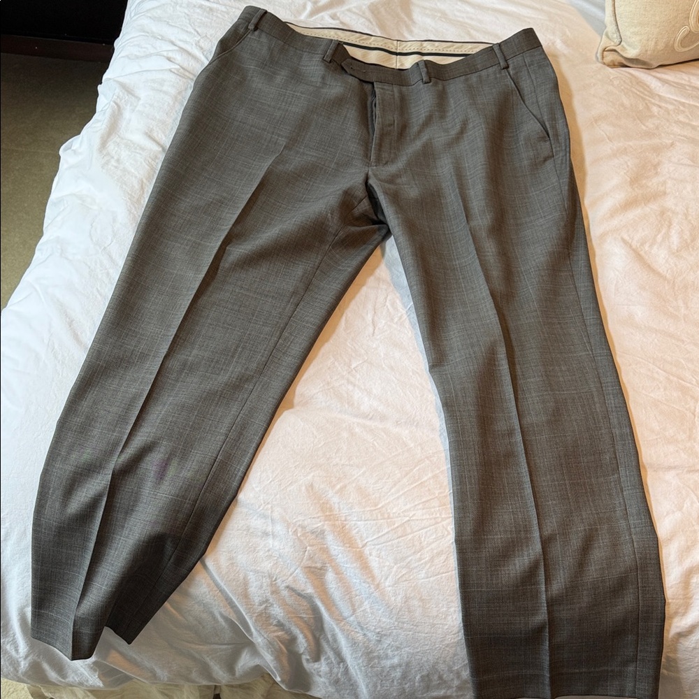Ralph Lauren Men's Elegant Gray Trousers